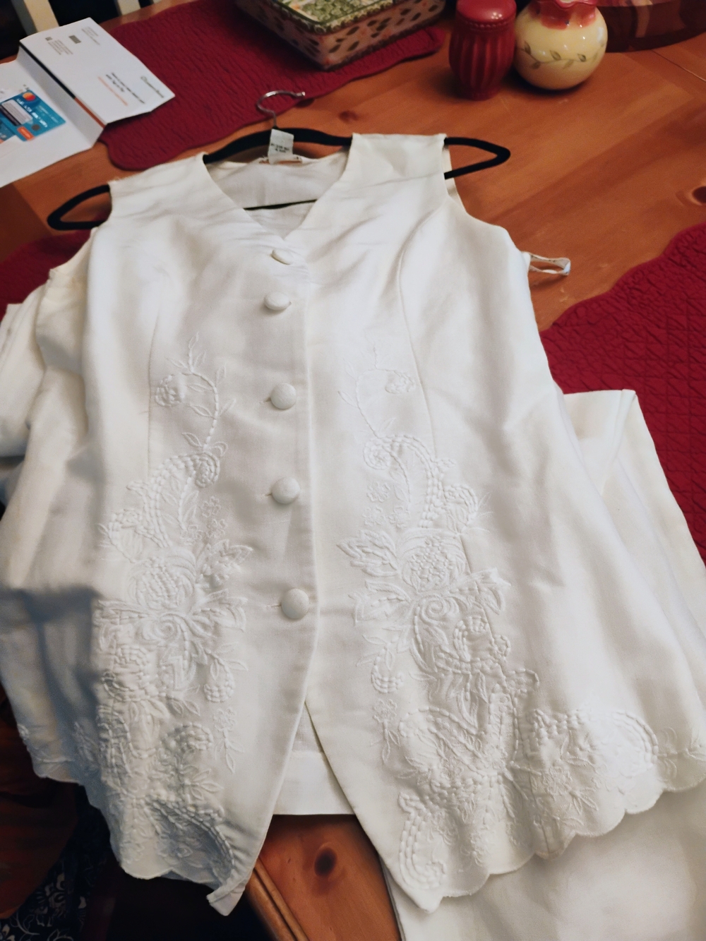 Express White Embroidered Sleeveless Pant Set.
